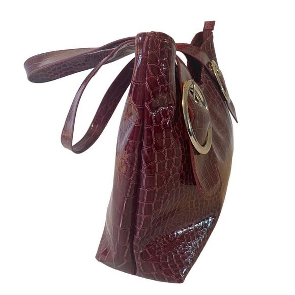 Purple Faux Alligator Shoulder Bag w/ Silver Hardware. Very Cool & Reto Looking - Picture 3 of 7